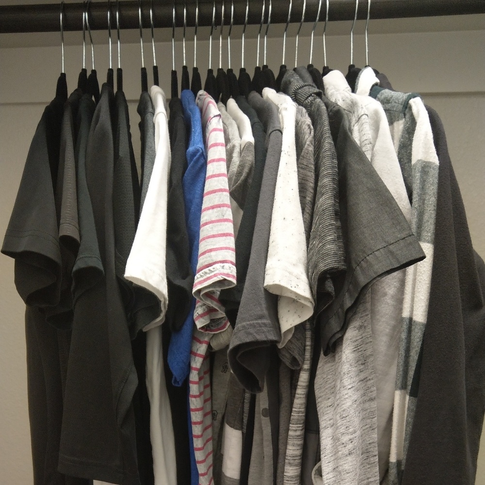 Youth Boys Lot of 22 Shirts/4 Shorts (Sz: 14-16)